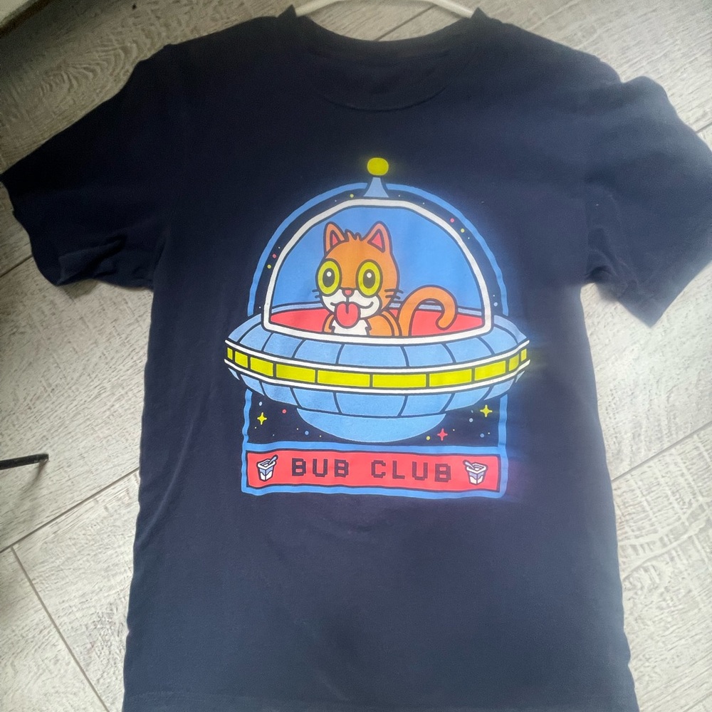 Limited edition lil bub cat shirt.